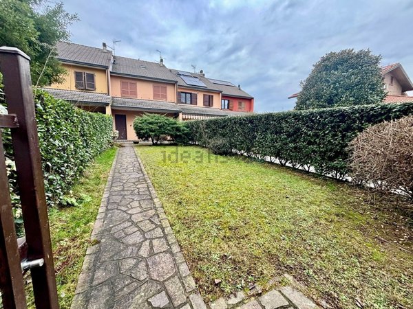 casa indipendente in vendita ad Arese