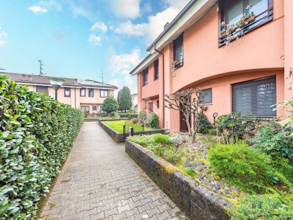 casa indipendente in vendita ad Arese