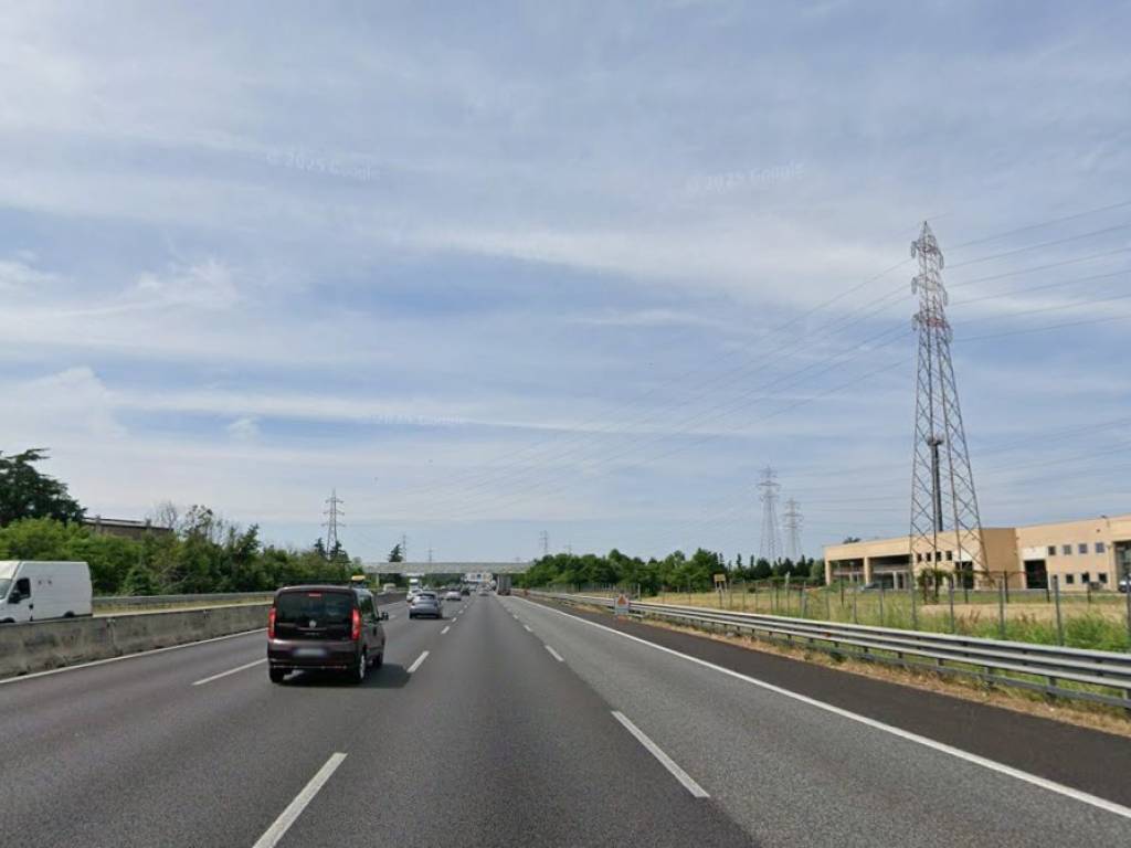 locale commerciale in vendita ad Arese