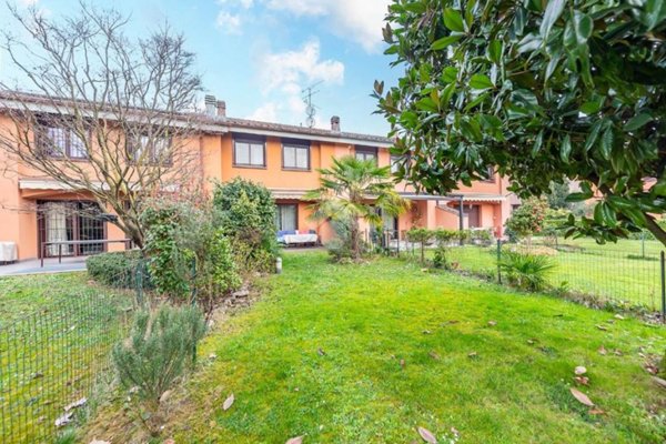 casa indipendente in vendita ad Arese