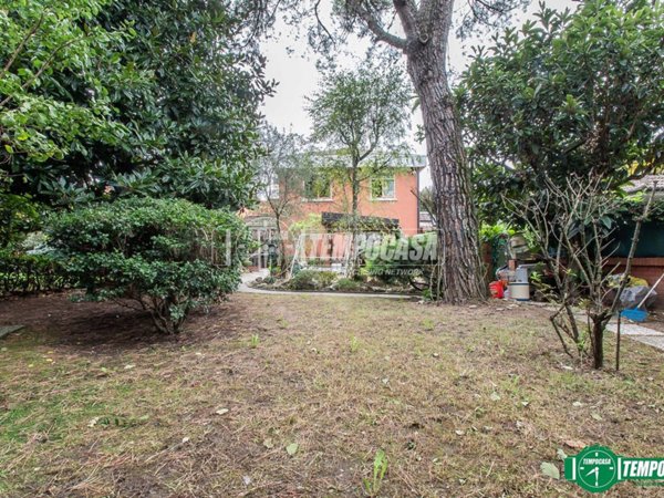 casa indipendente in vendita ad Arese