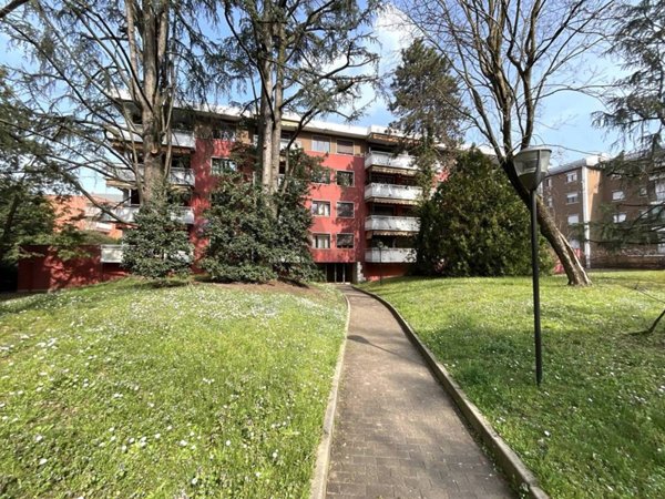 appartamento in vendita ad Arese in zona Valera