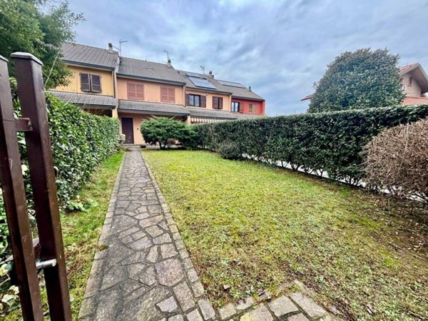 casa indipendente in vendita ad Arese