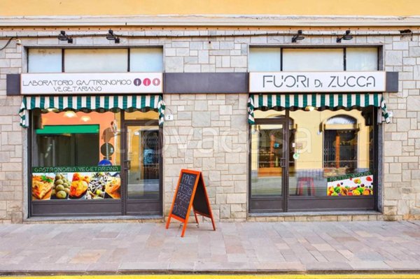 negozio in vendita ad Arese