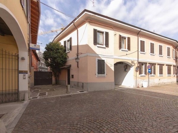casa indipendente in vendita ad Arese