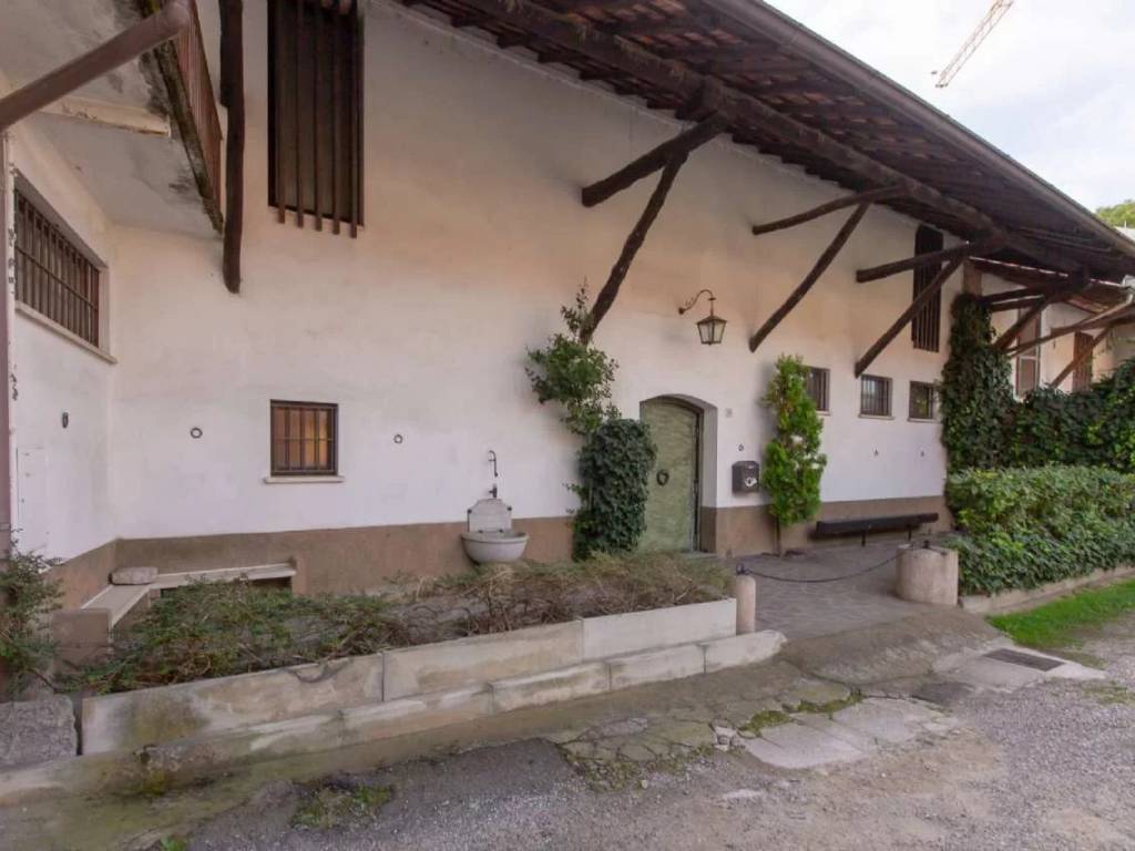 casa indipendente in vendita ad Arese