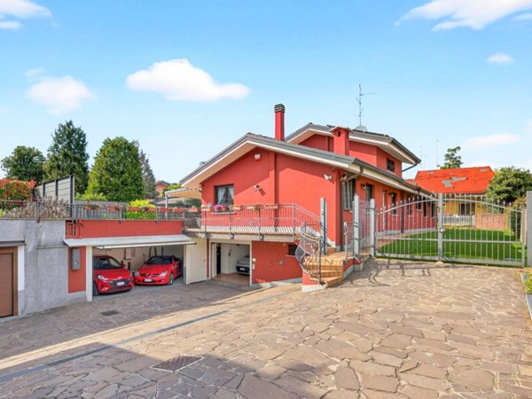 casa indipendente in vendita ad Arese