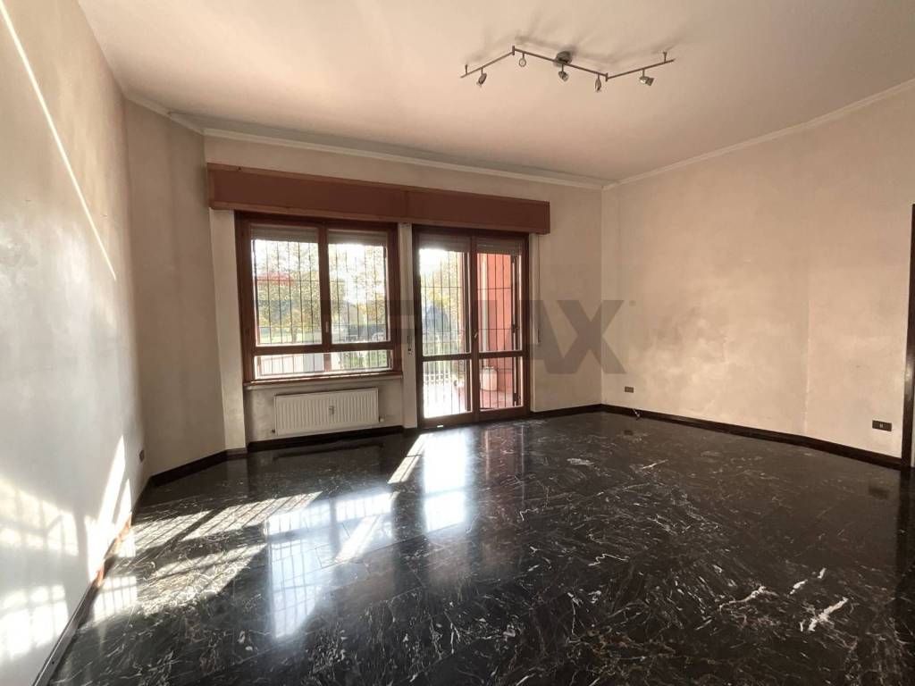 appartamento in vendita ad Arese in zona Valera