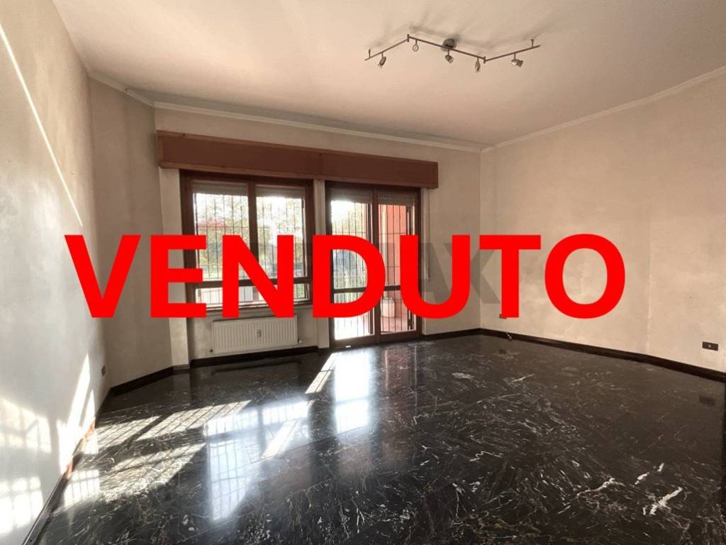 appartamento in vendita ad Arese in zona Valera