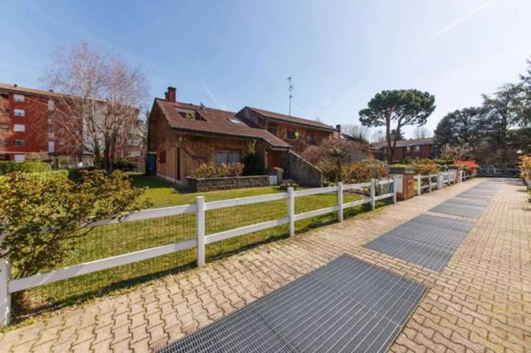 casa indipendente in vendita ad Arese