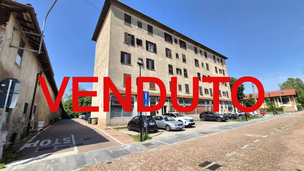 appartamento in vendita ad Arese in zona Valera