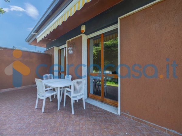 casa indipendente in vendita ad Arese