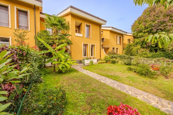 casa indipendente in vendita ad Arese