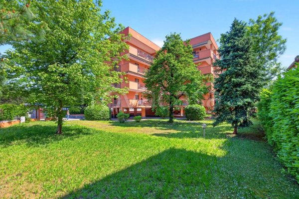 appartamento in vendita ad Arese in zona Valera
