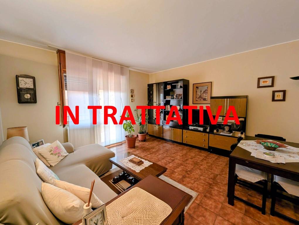 appartamento in vendita ad Arese in zona Valera