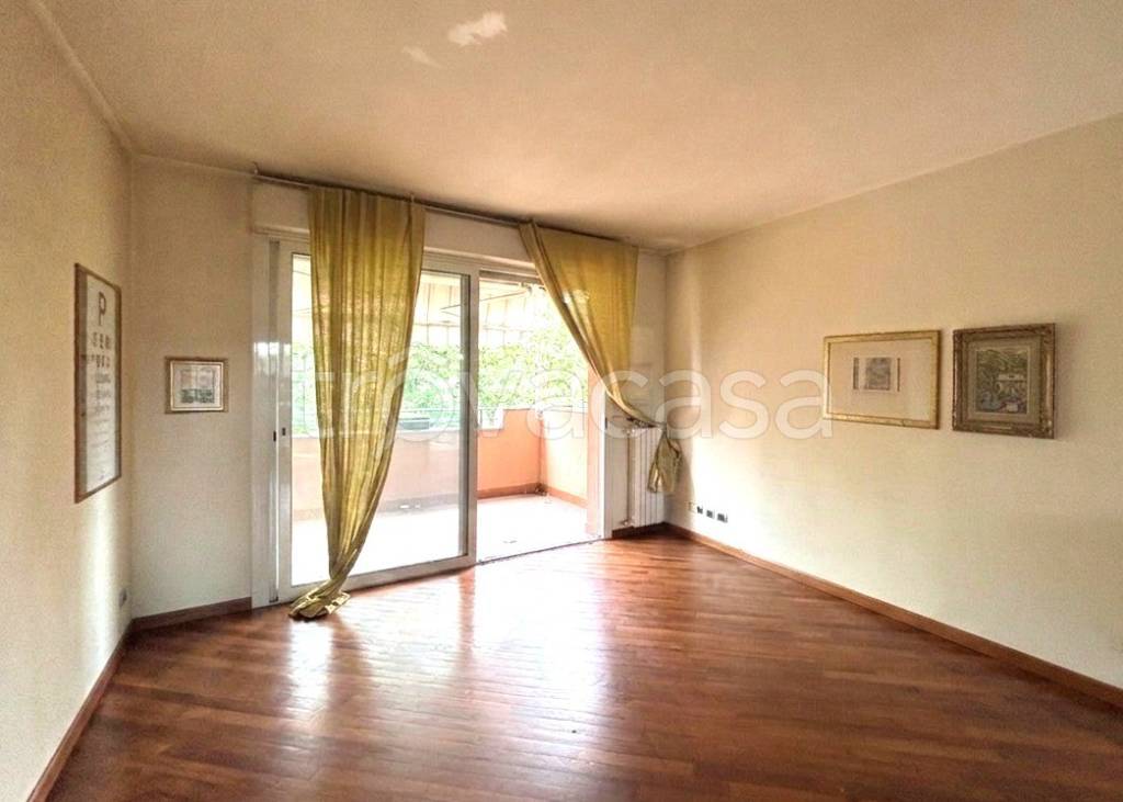 appartamento in vendita ad Arese in zona Valera