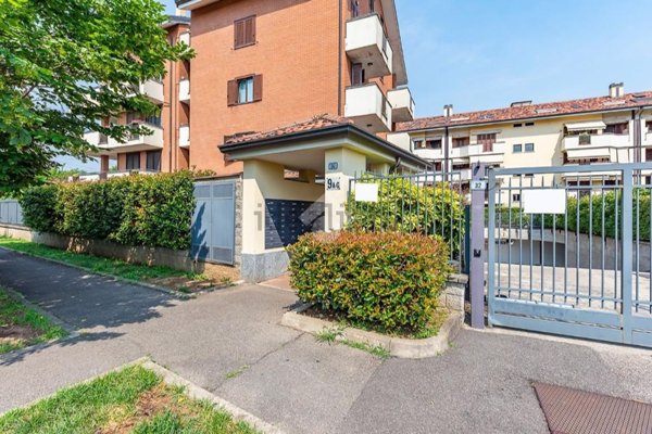 appartamento in vendita ad Arese in zona Valera