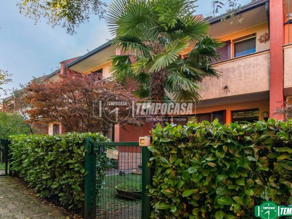 casa indipendente in vendita ad Arese