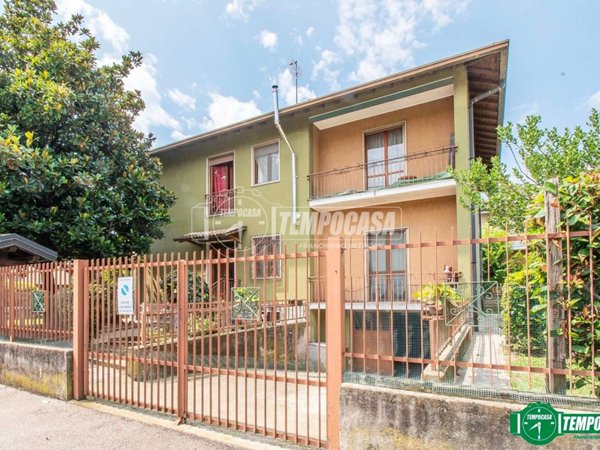 casa indipendente in vendita ad Arese