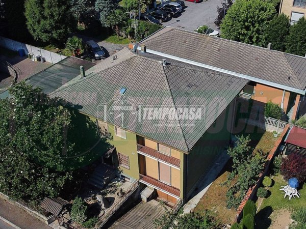 casa indipendente in vendita ad Arese