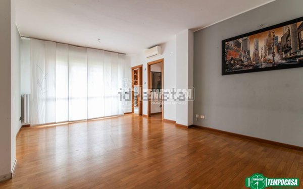 appartamento in vendita ad Arese in zona Valera