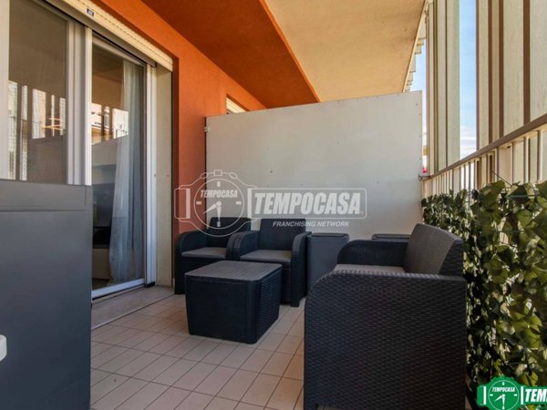 appartamento in vendita ad Arese in zona Valera