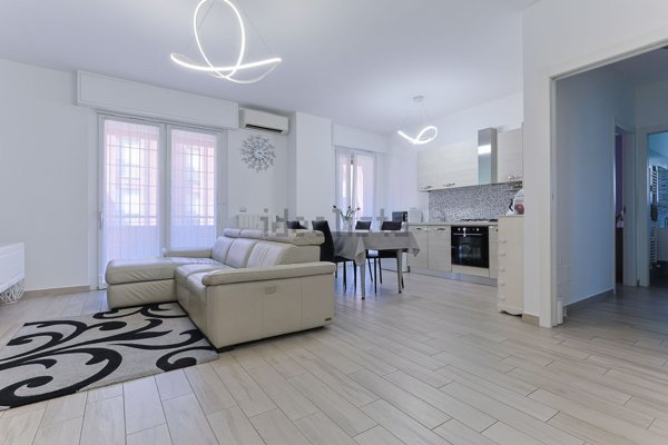 appartamento in vendita ad Arese in zona Valera
