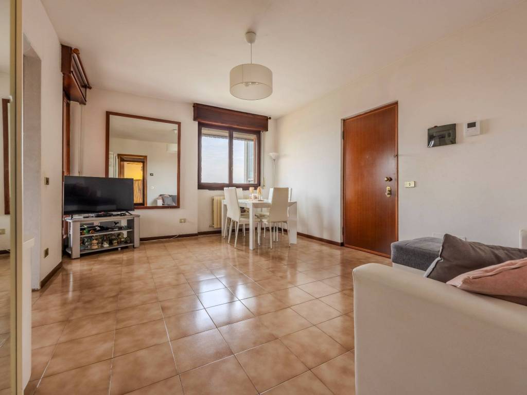 appartamento in vendita ad Arese in zona Valera