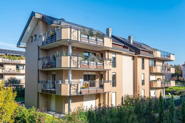 appartamento in vendita ad Arese in zona Valera