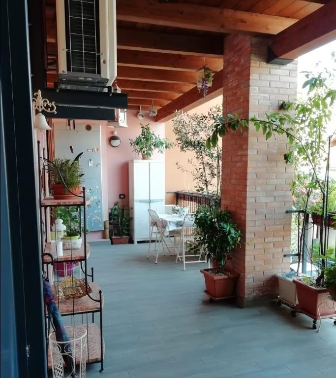appartamento in vendita ad Arese in zona Valera