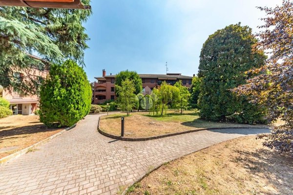 appartamento in vendita ad Arese in zona Valera