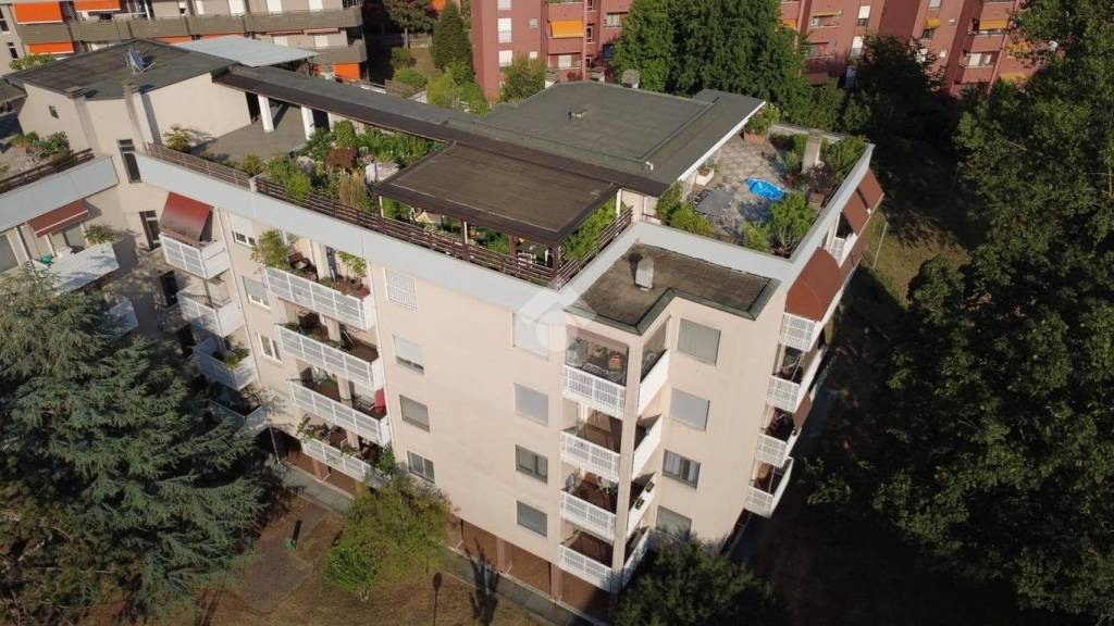 appartamento in vendita ad Arese in zona Valera
