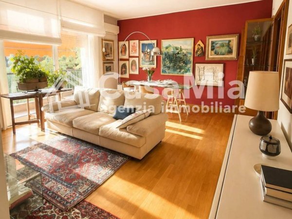 appartamento in vendita ad Arese in zona Valera