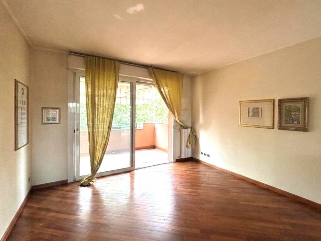 appartamento in vendita ad Arese in zona Valera