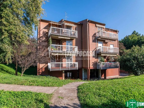 appartamento in vendita ad Arese in zona Valera