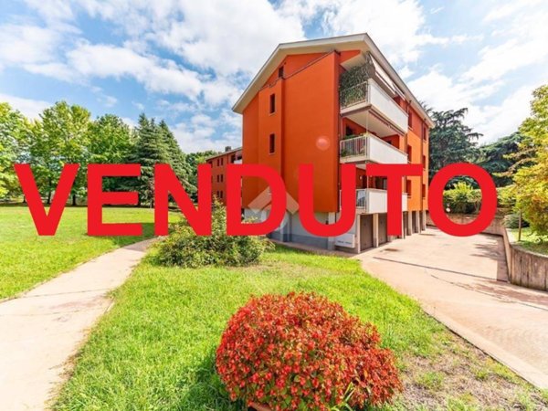appartamento in vendita ad Arese in zona Valera