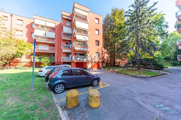 appartamento in vendita ad Arese in zona Valera