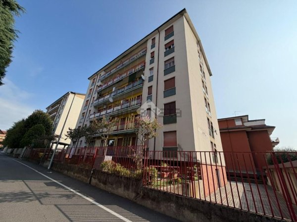 appartamento in vendita ad Arese in zona Valera