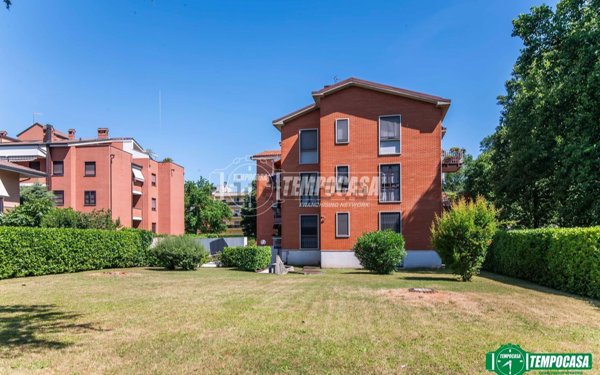 appartamento in vendita ad Arese in zona Valera