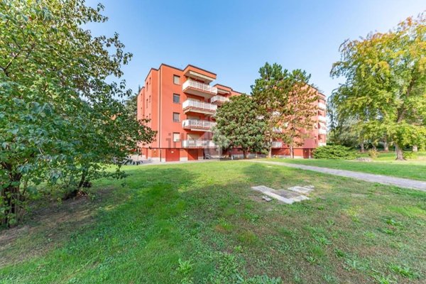 appartamento in vendita ad Arese in zona Valera