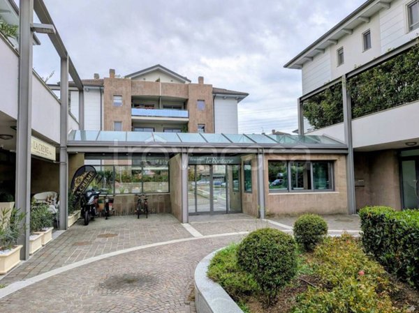 appartamento in vendita ad Arese in zona Valera