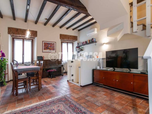 appartamento in vendita ad Arese in zona Valera