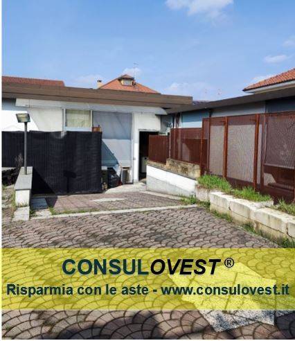 negozio in vendita ad Arluno