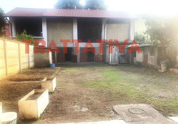 casa indipendente in vendita ad Arluno