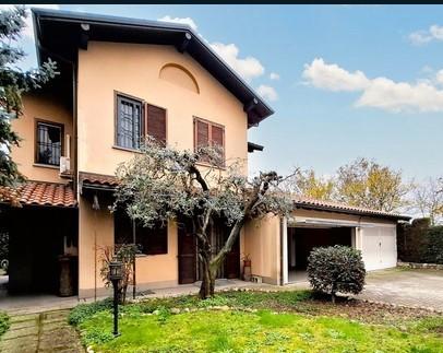casa indipendente in vendita ad Arluno