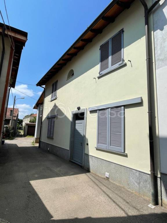casa indipendente in vendita ad Arluno
