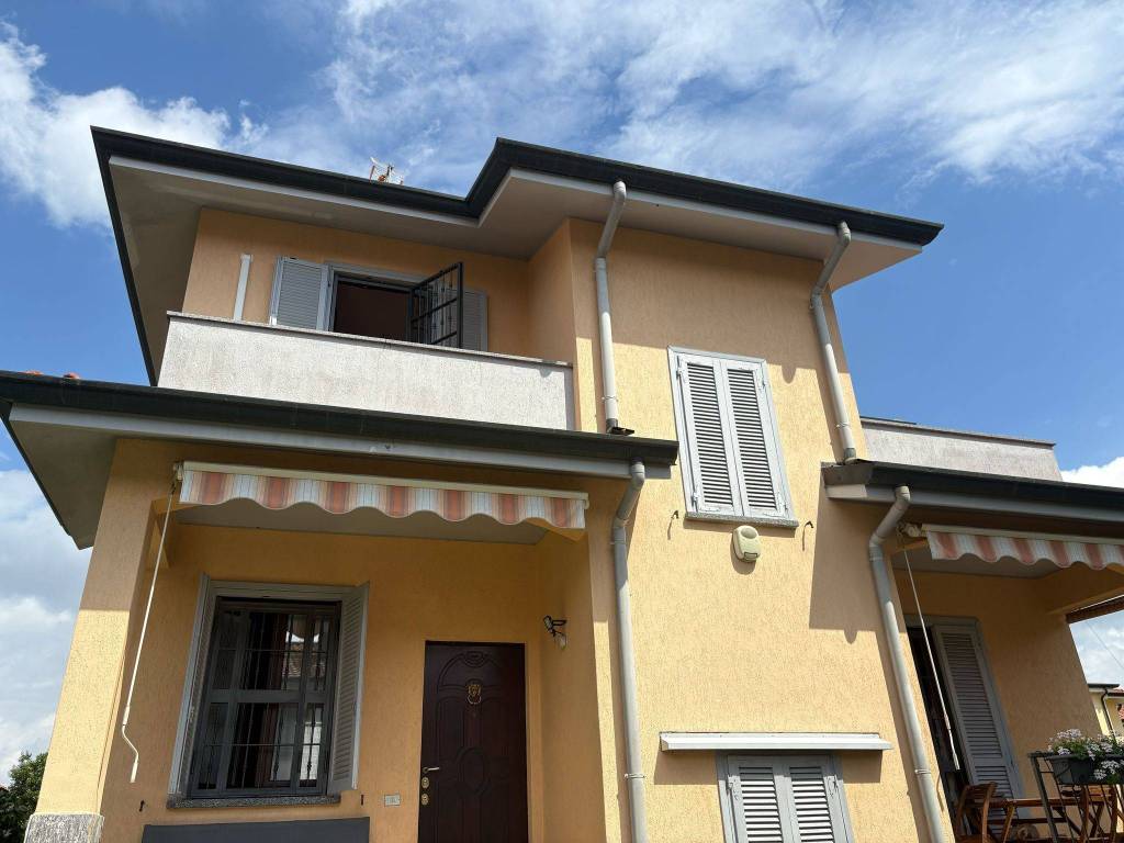 casa indipendente in vendita ad Arluno