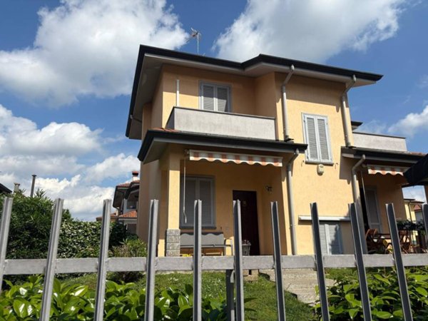 casa indipendente in vendita ad Arluno