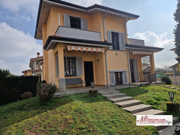 casa indipendente in vendita ad Arluno