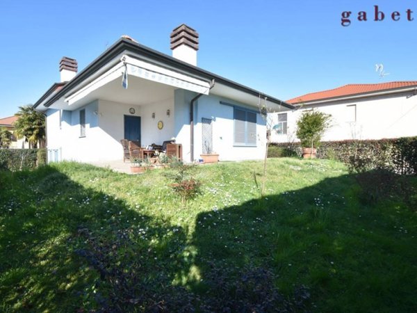 casa indipendente in vendita ad Arluno